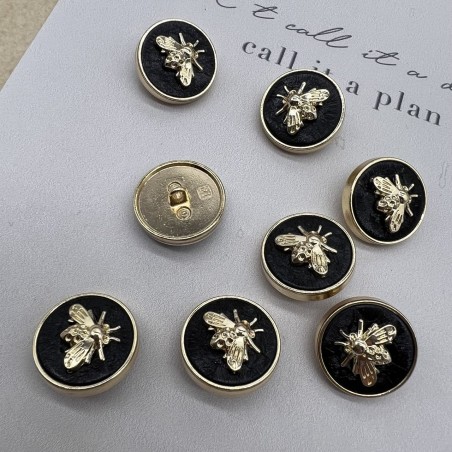 Пуговицы черные с золотистыми мухами, 20 мм