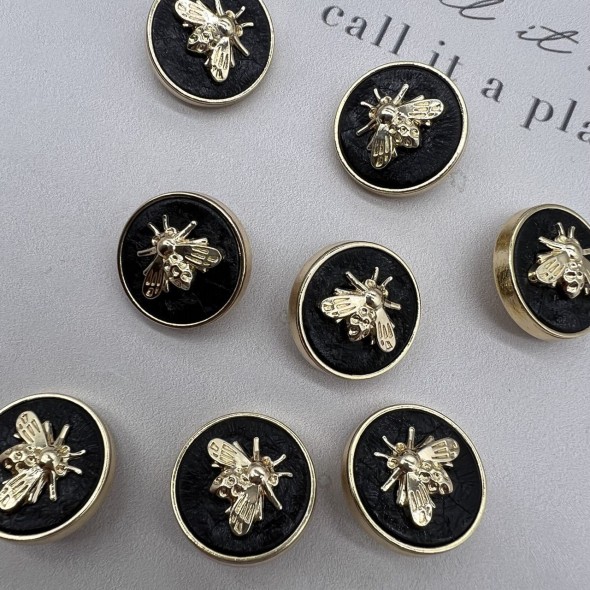 Пуговицы черные с золотистыми мухами, 20 мм