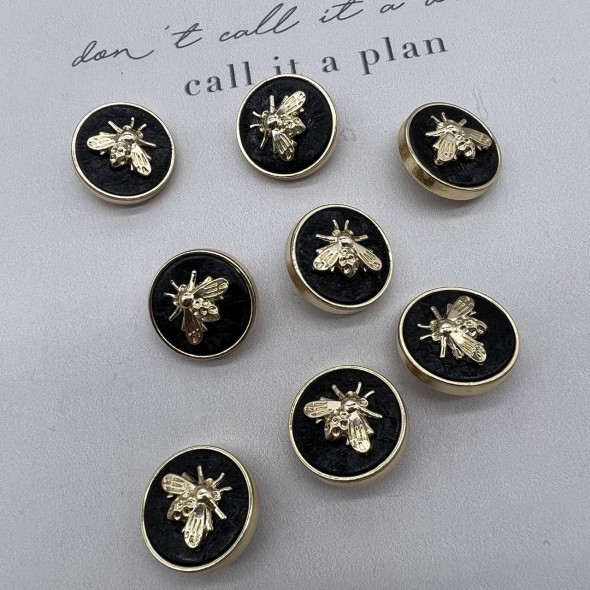 Пуговицы черные с золотистыми мухами, 20 мм