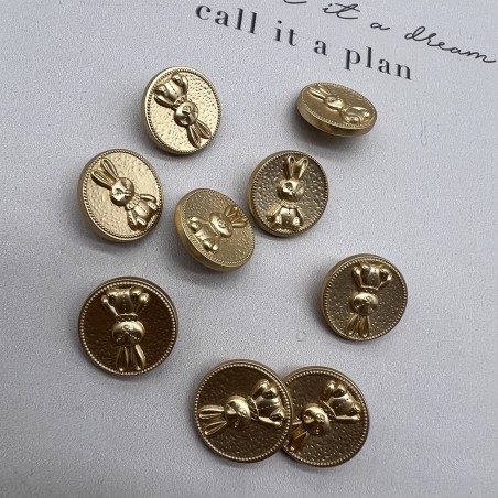 Пуговицы яркое золото, с зайцами, 18 мм