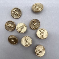 Пуговицы яркое золото, с зайцами, 18 мм