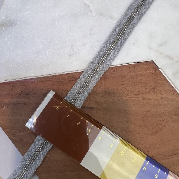 Тесьма текстильная светло-серая с цепочками шариками, 12 мм