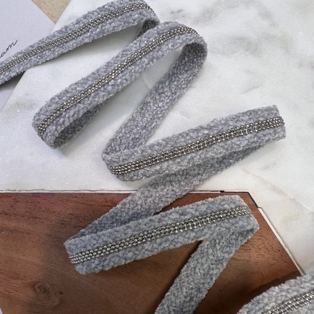 Тесьма текстильная светло-серая с цепочками шариками, 12 мм