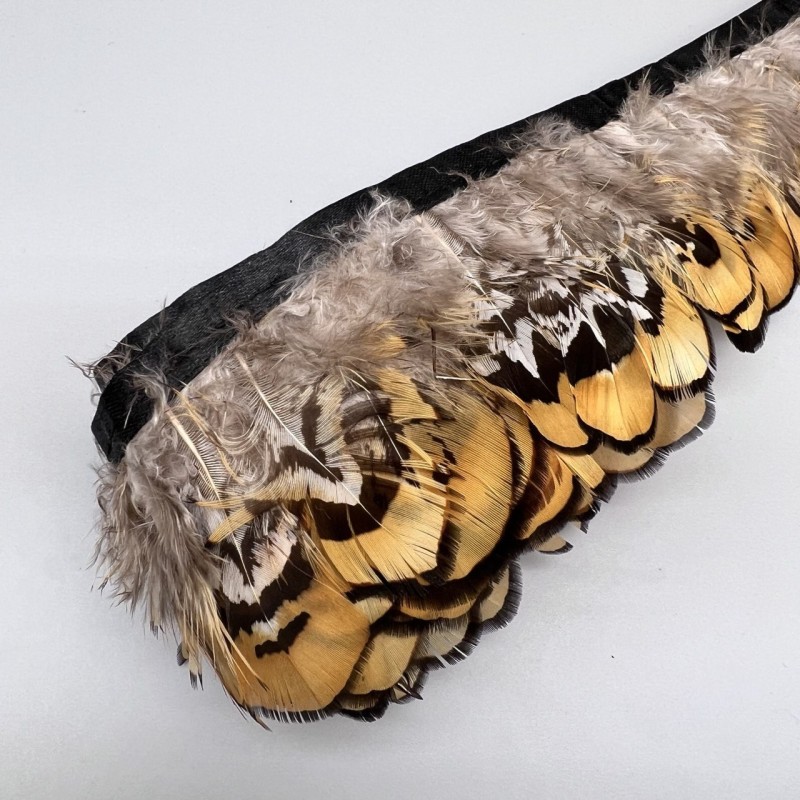 Перья натуральные на атласной ленте