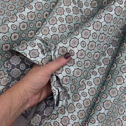 Жаккард мятного цвета с геометрически рисунком