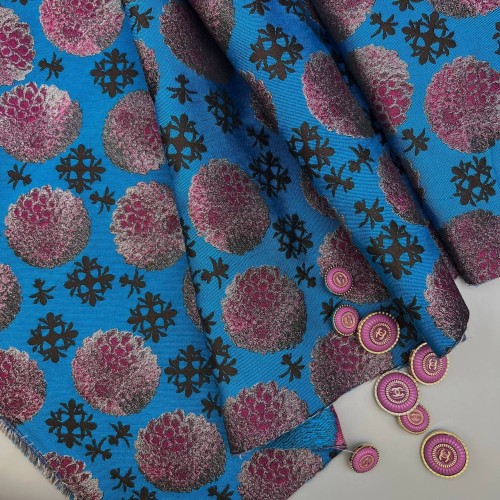 Ткань жаккард с цветочным рисунком