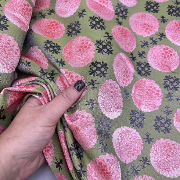 Ткань жаккард с цветочным рисунком