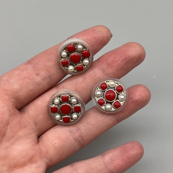 Пуговицы прозрачный пластик с жемчугом и красной эмалью