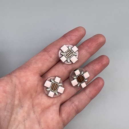 Пуговицы пластик прозрачные с цветными вставками