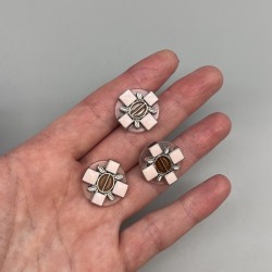 Пуговицы пластик прозрачные с цветными вставками