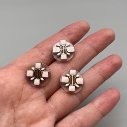 Пуговицы пластик прозрачные с цветными вставками