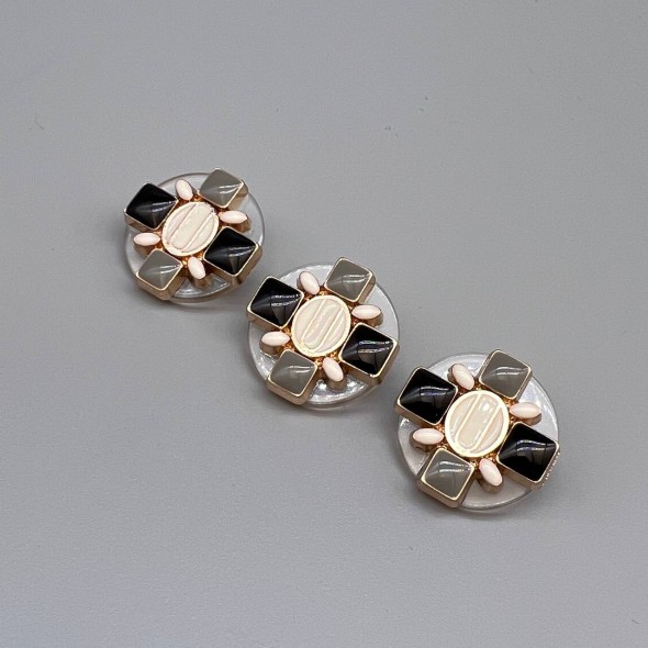 Пуговицы пластик прозрачные с цветными вставками