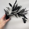 Декор из перьев на основании из проволоки
