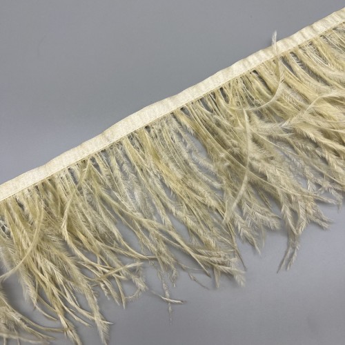 Перья натуральные, бледно-желтые , 9 см