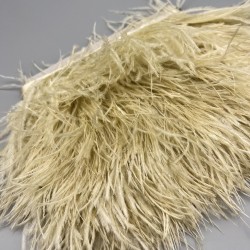 Перья натуральные, бледно-желтые , 9 см
