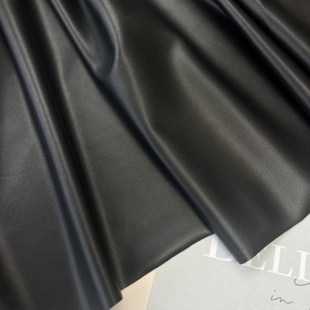 Экокожа на трикотажной основе, тонкая, черная