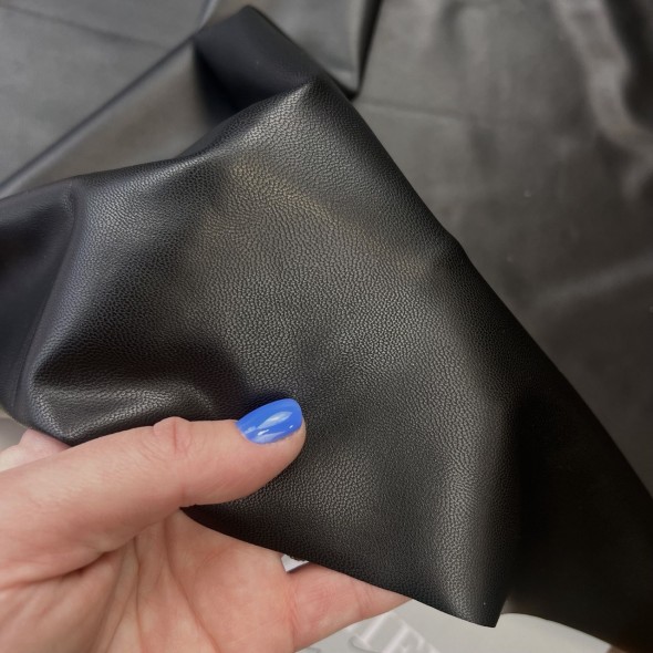 Экокожа на трикотажной основе, тонкая, черная