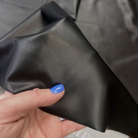 Экокожа на трикотажной основе, тонкая, черная