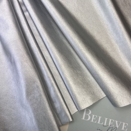 Экокожа серебристая с перламутровым блеском, на трикотажной основе