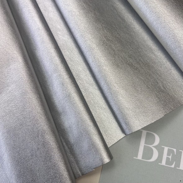 Экокожа серебристая с перламутровым блеском, на трикотажной основе