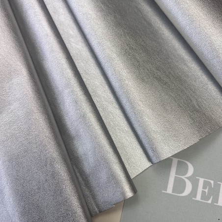 Экокожа серебристая с перламутровым блеском, на трикотажной основе