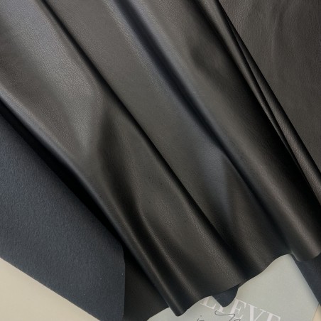Экокожа на трикотажной основе, черная