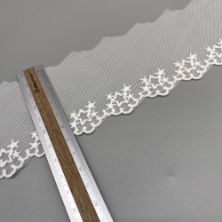 Кружево молочное со звёздами , ширина 5 см