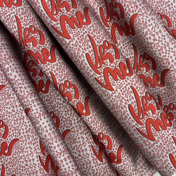 Ткань жаккард серо-красный Kiss Me