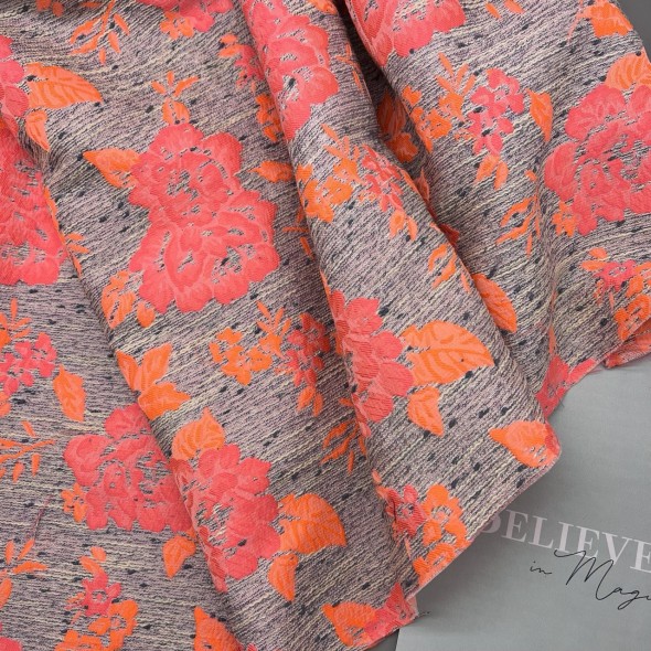 Жаккард меланжевый светло-серый с яркими цветами