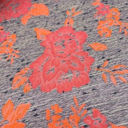 Жаккард меланжевый светло-серый с яркими цветами