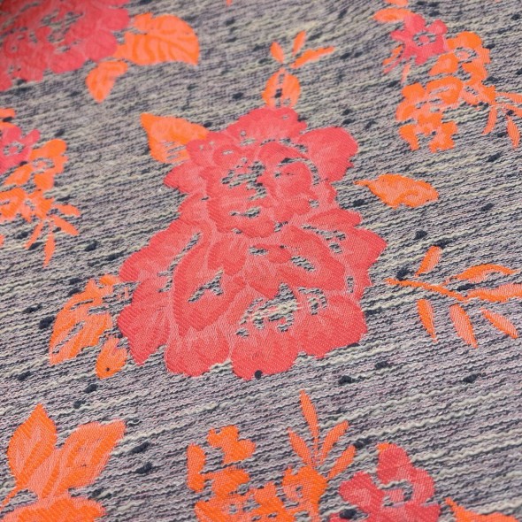 Жаккард меланжевый светло-серый с яркими цветами