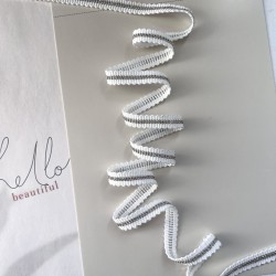 Тесьма текстильная  белая с цепочками шариками, 20 мм