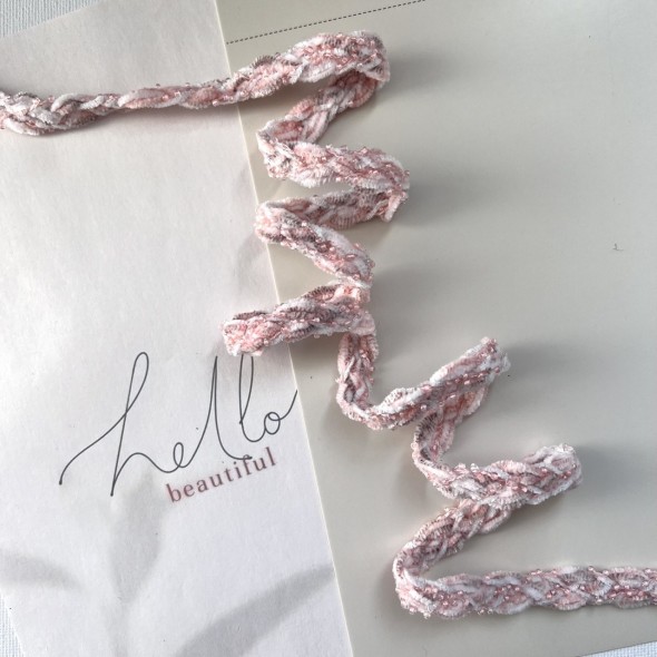 Тесьма нежно-розовая плетеная с бисером, 8 мм