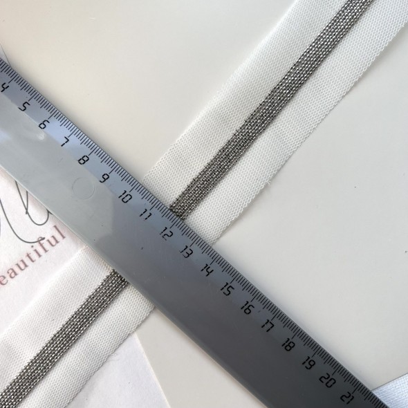 Тесьма на основе из органзы и сетки с легкими серебристыми цепочками шариками, 3,5 см