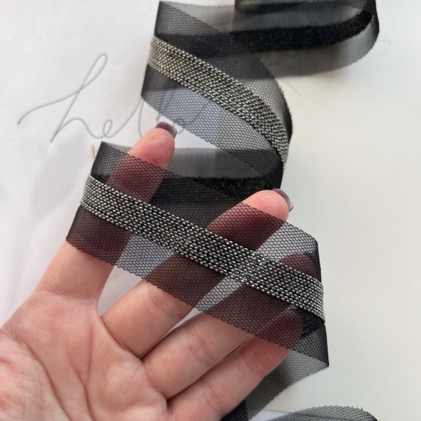 Тесьма на основе из органзы и сетки с легкими серебристыми цепочками шариками, 3,5 см