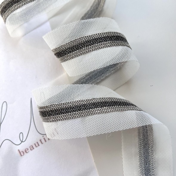 Тесьма на основе из органзы и сетки с легкими серебристыми цепочками шариками двух оттенков, 3,5 см