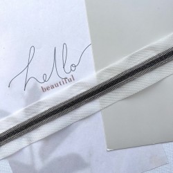 Тесьма на основе из органзы и сетки с легкими серебристыми цепочками шариками двух оттенков, 3,5 см