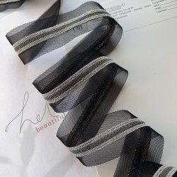 Тесьма на основе из органзы и сетки с легкими серебристыми цепочками шариками двух оттенков, 3,5 см