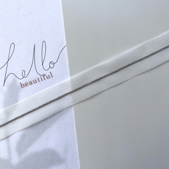 Тесьма на основе из органзы и сетки с легкими серебристыми цепочками шариками, 2,5 см