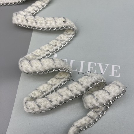 Тесьма плетеная текстильная с легкой серебристой цепочкой