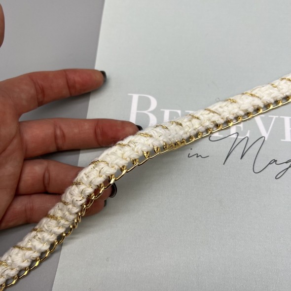 Тесьма плетеная текстильная с легкой золотистой цепочкой