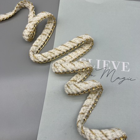 Тесьма плетеная текстильная с легкой золотистой цепочкой