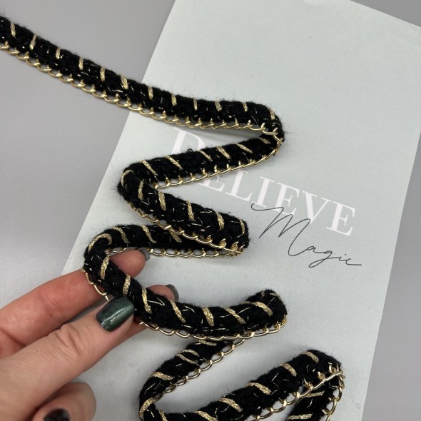 Тесьма плетеная текстильная с легкой золотистой цепочкой