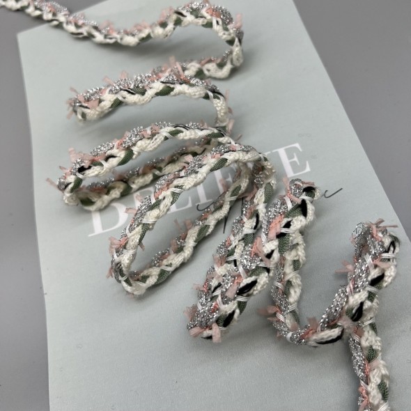 Тесьма плетеная молочная с цветными нитями, 12 мм