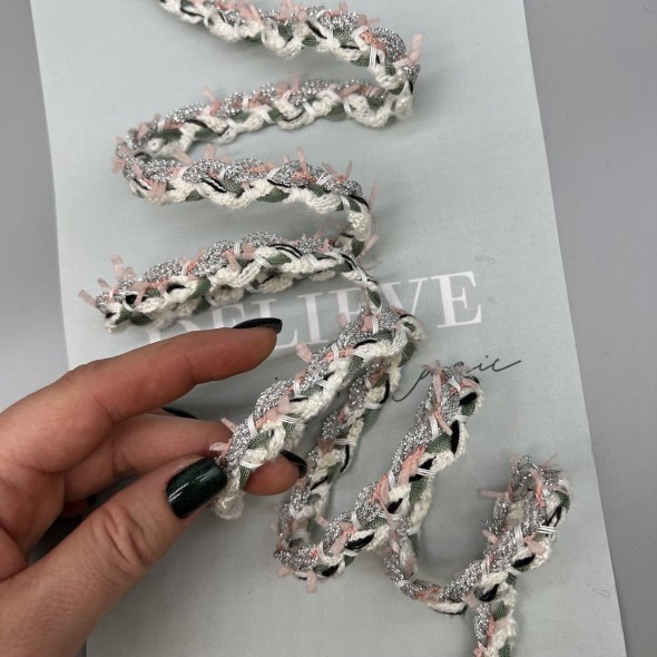 Тесьма плетеная молочная с цветными нитями, 12 мм