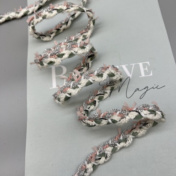 Тесьма плетеная молочная с цветными нитями, 12 мм