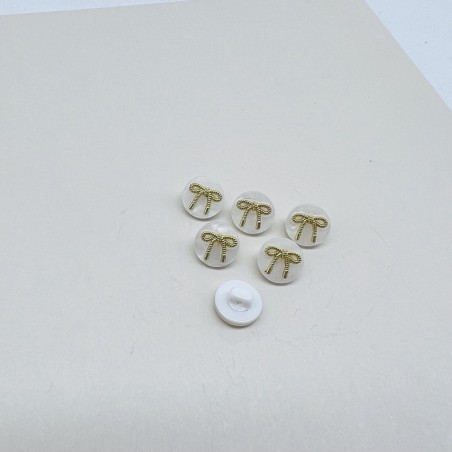 Пуговицы блузочные молочные на ножке, 11 мм