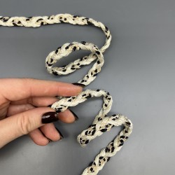 Тесьма плетеная молочная с черными и золотистыми нитями, 12 мм