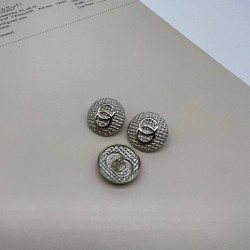 Пуговицы серебристые с рифленой поверхностью