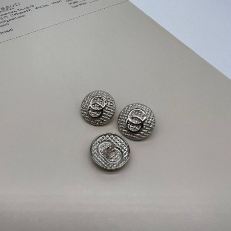 Пуговицы серебристые с рифленой поверхностью